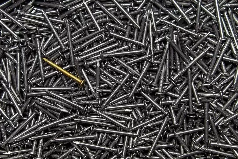 quitar clavos